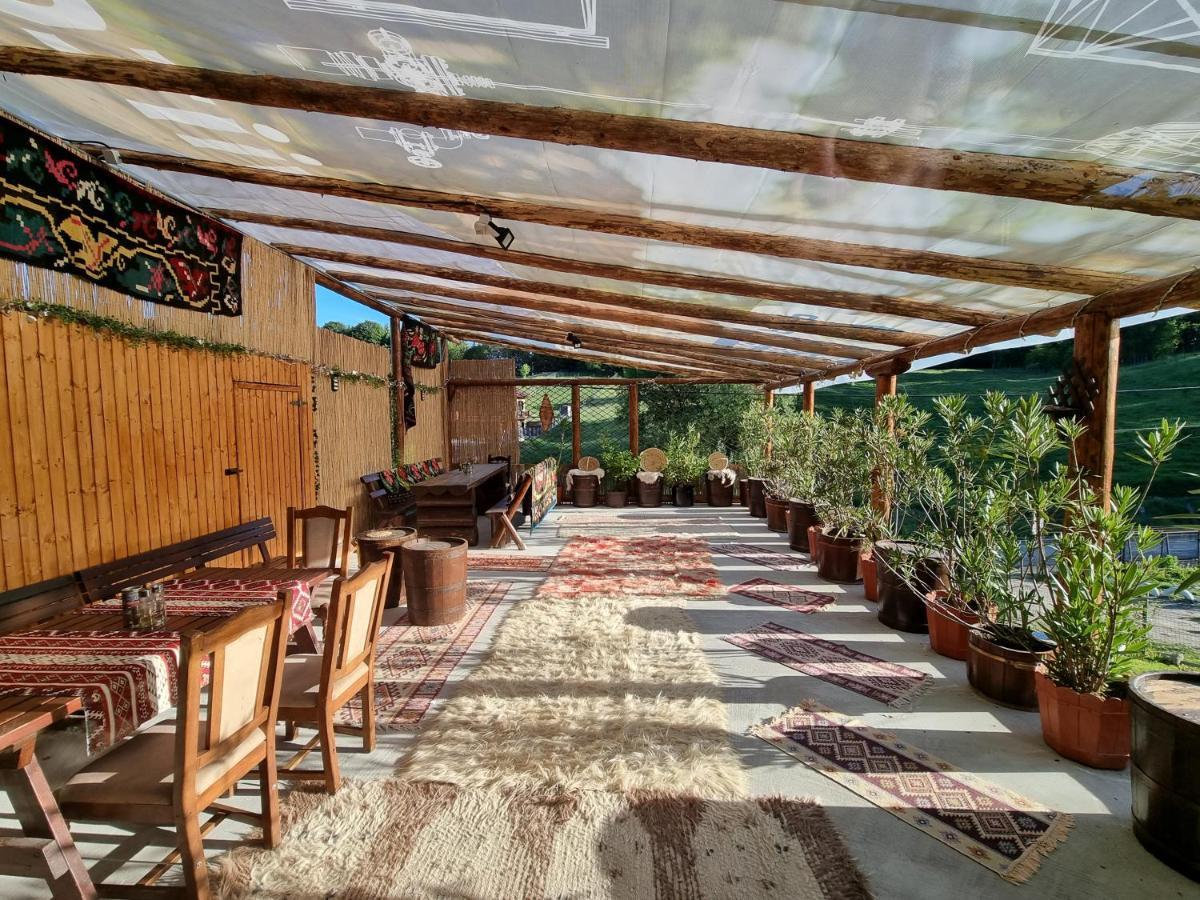 Langa Stana Hotel Árgyasudvarhely Kültér fotó